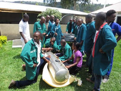 Renewable Energies - Students making a solar water heater